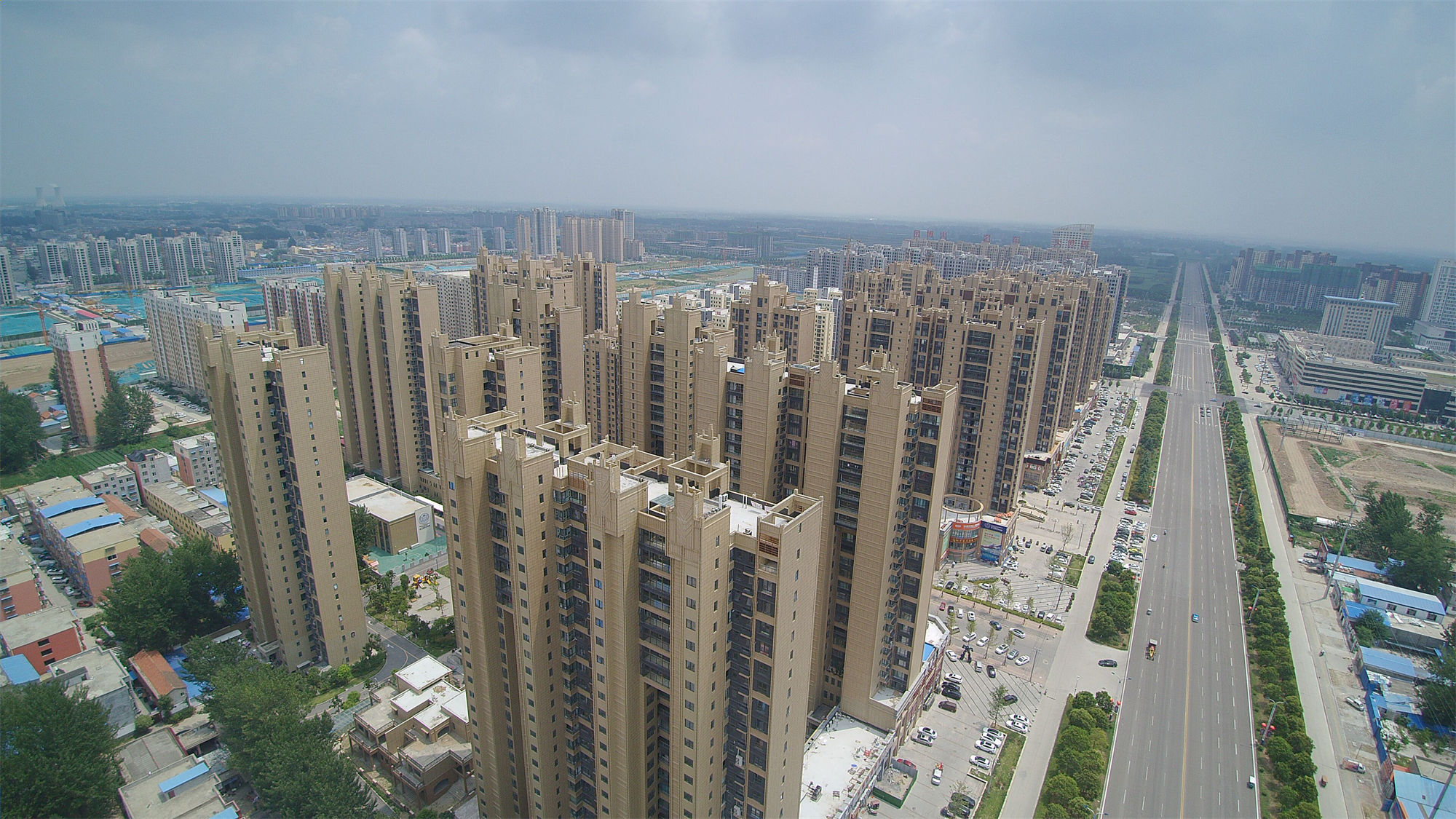 ZKO中凱 外墻柔性膩?zhàn)?/>
		</div>
		<strong>Product profile：</strong>
		<article><p>K907外墻柔性膩?zhàn)邮墙ㄖ妹鎸硬牧希捎盟啵x細(xì)骨料及聚合物添加劑合理配制而成。</p></article>
		<article><p style=